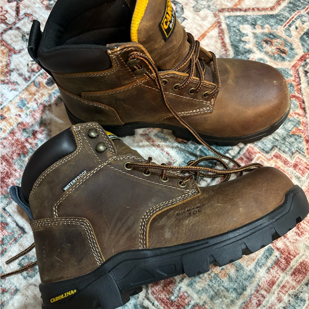 Carolina steel toe size 7.5 men’s/youth. Brand new never worn.
